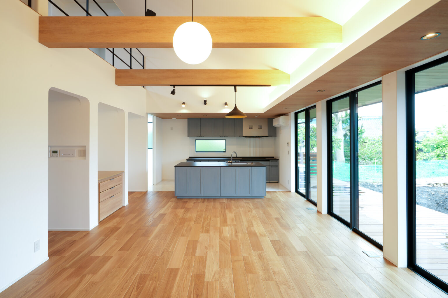 勾配天井のある家